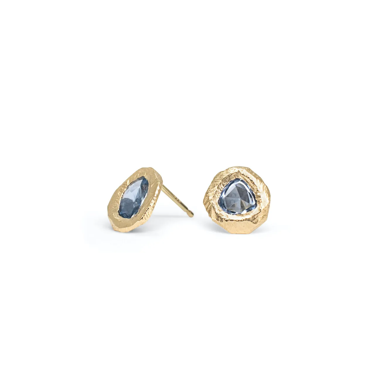 18K Freeform Stud Earring in Light Blue Sapphire