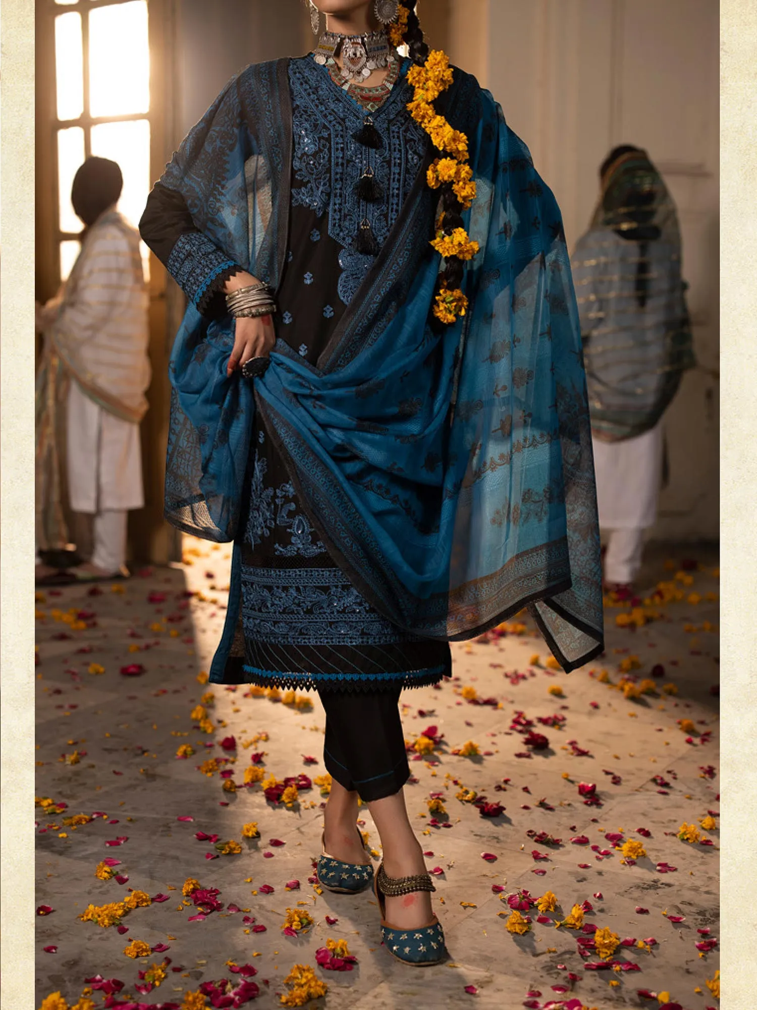 Casual Lite "Mannat" Cotton Lawn 3-Piece Suit - Aryna