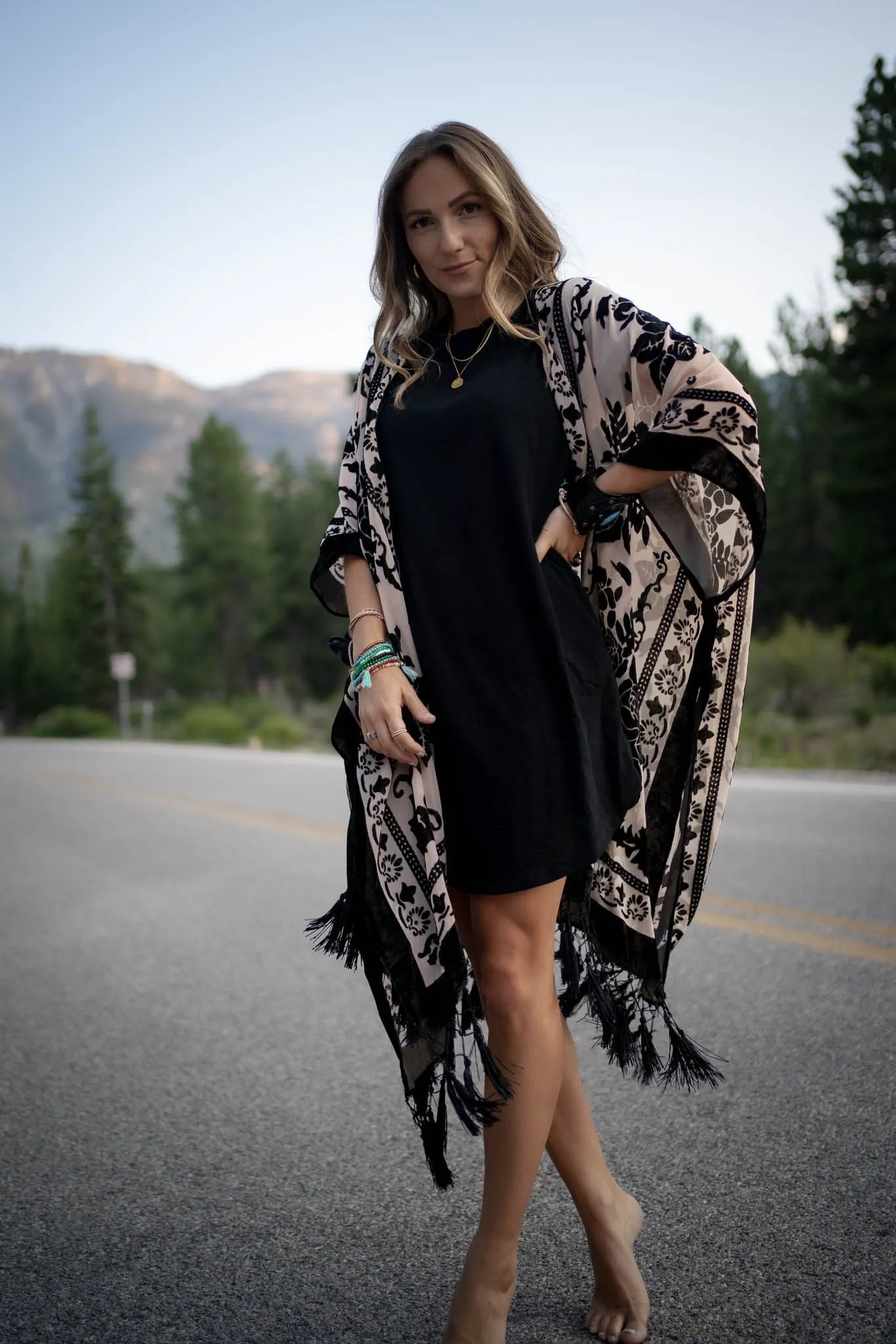 Crushin' On You Velvet Kimono - Black