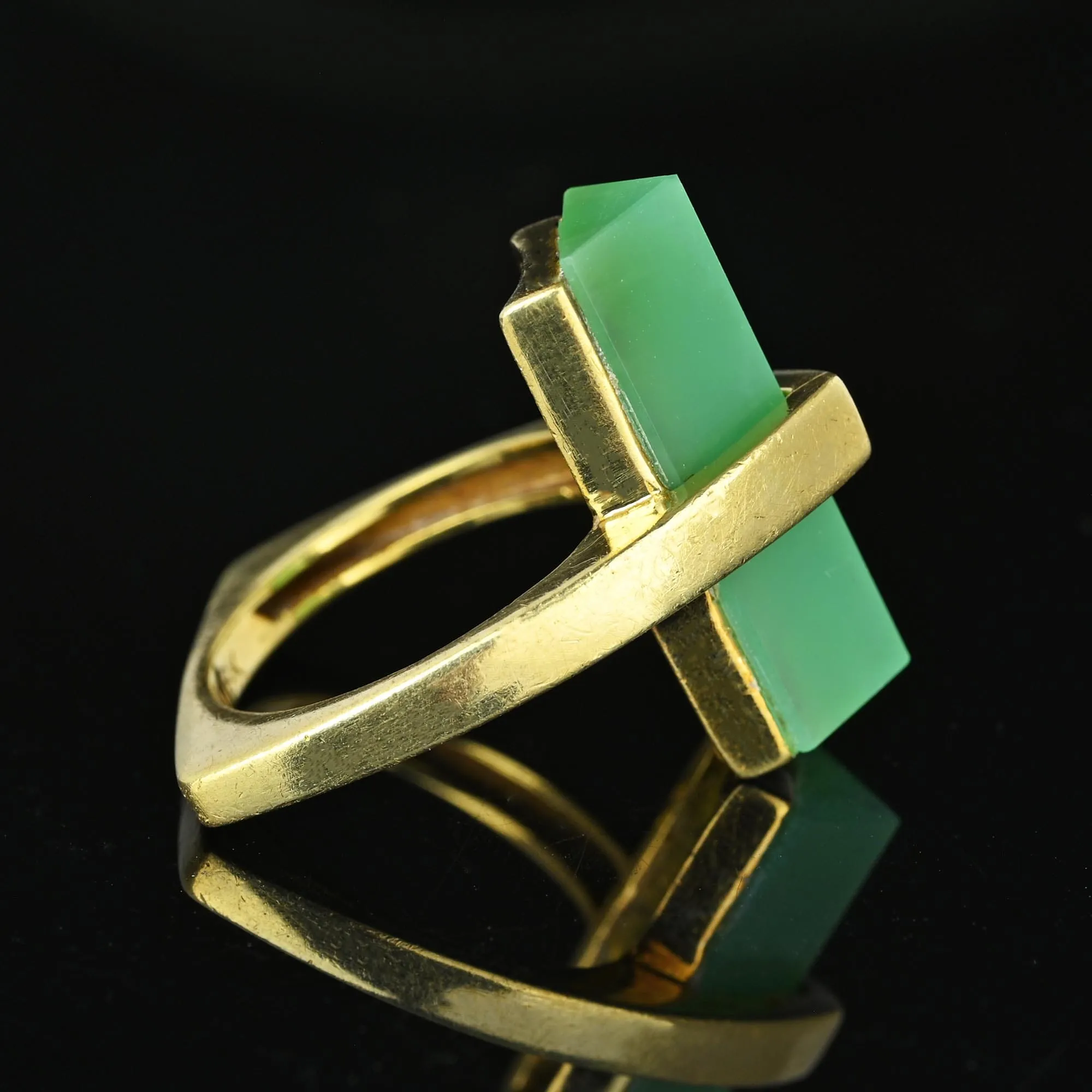 Modernist 18K Gold Euro Shank Chrysoprase Ring