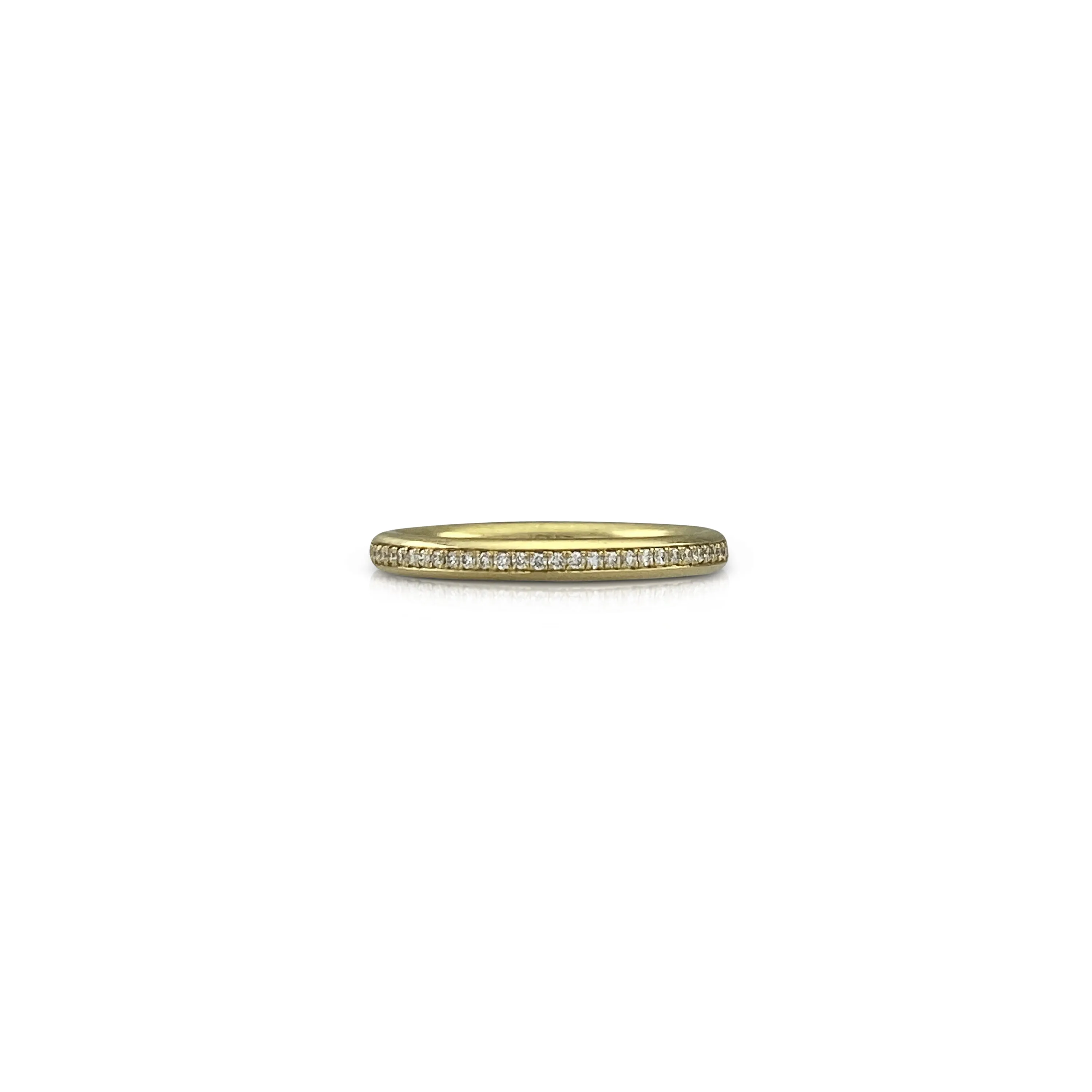 Round Eternity Band in 18k Yellow Gold with Pavé Diamonds