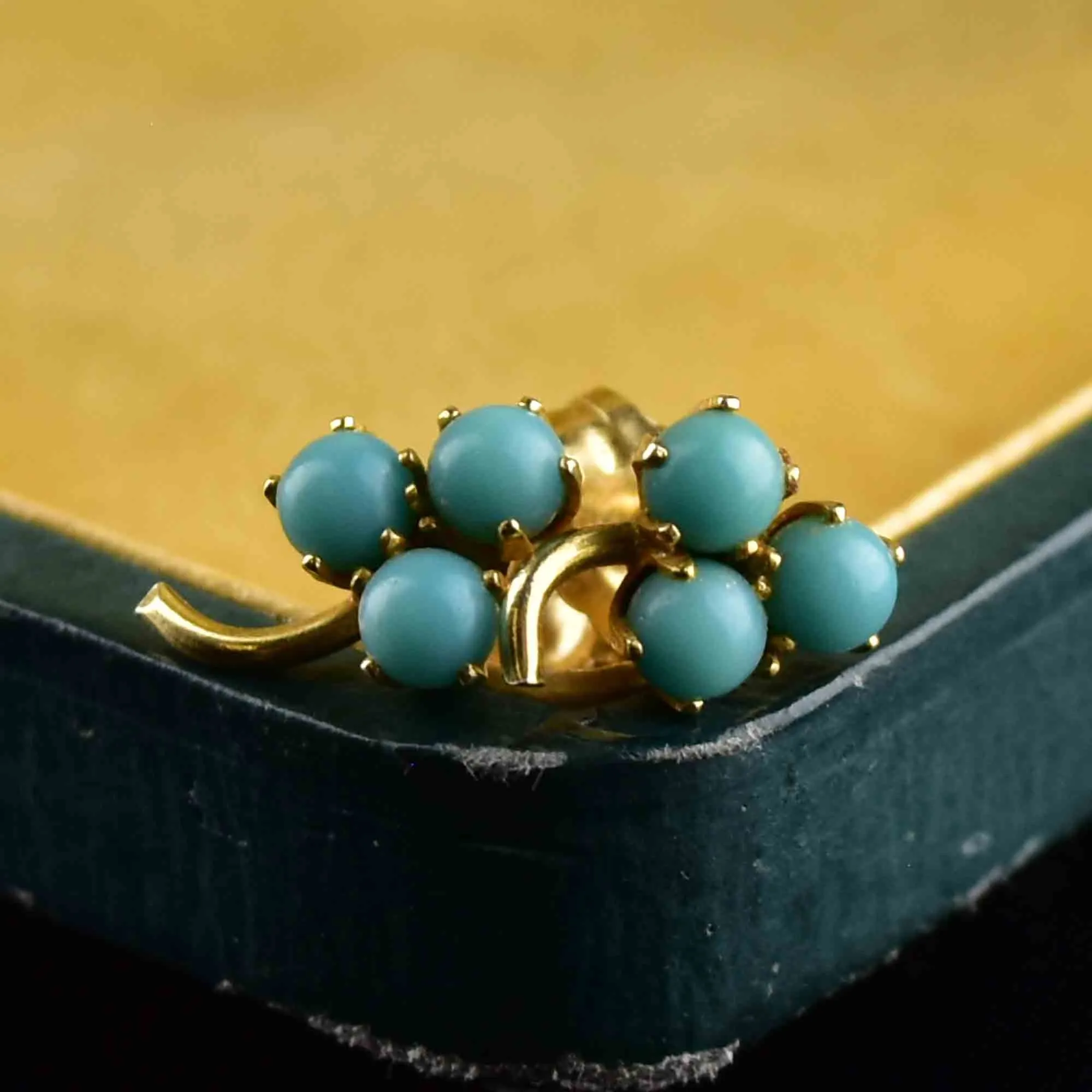 Vintage 14K Gold Turquoise Clover Stud Earrings